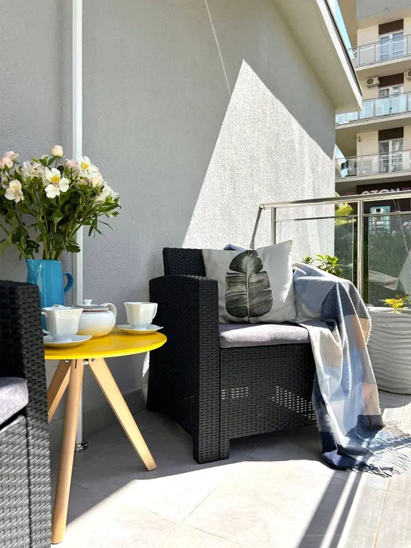 Квартира Апартаменты "AzurGarden" — Варваровка