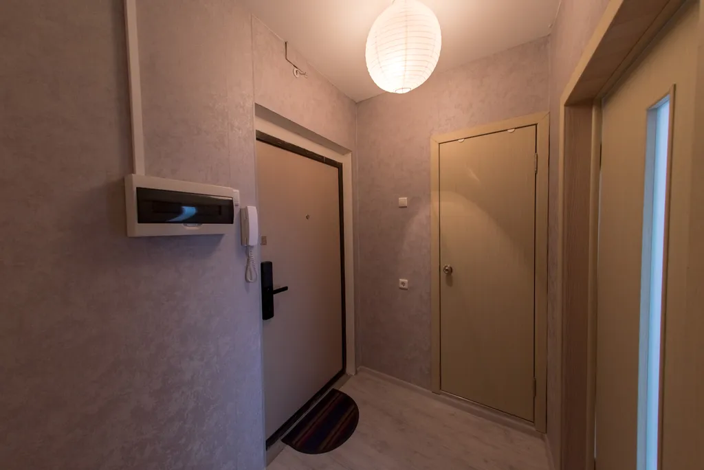 Студия у ледовой арены Трактор