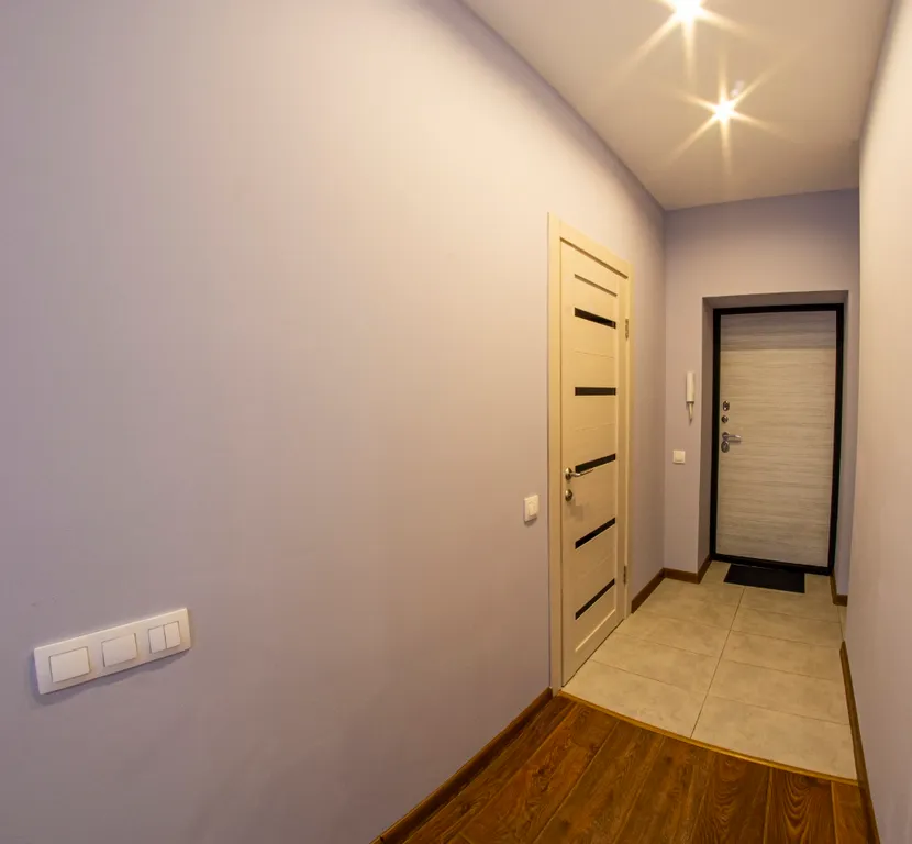 Современная студия бизнес класса с выходом в парк