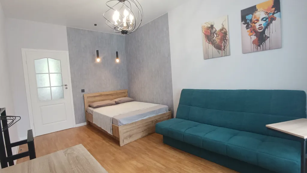 Уютная 2-х комнатная квартира с высокими потолками в центре города — аренда посуточно в Гродно