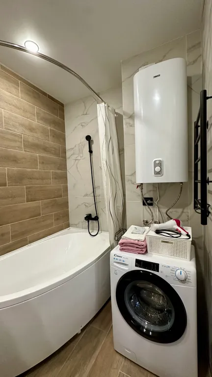 Евро двушка возле G-Drive арены (левый берег)