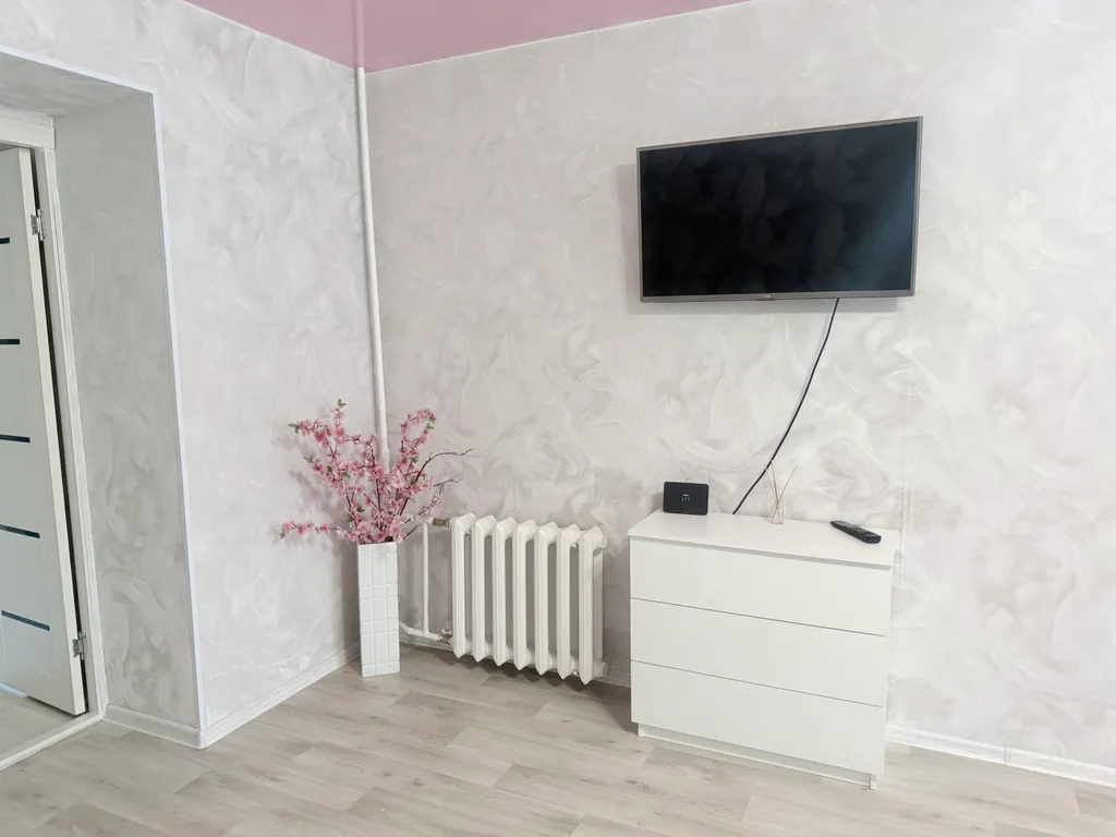 Большая квартира на набережной