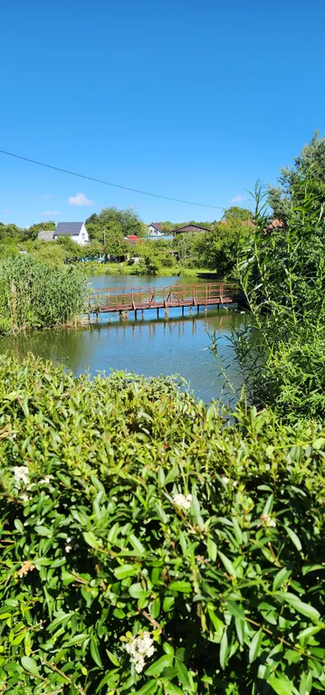 Большой коттедж у озера