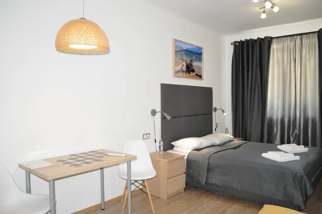 Чистая современная квартира-студия в современном доме