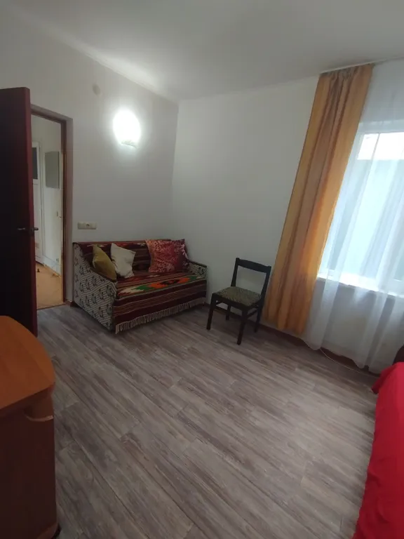 Уютный дом в спальном районе недалеко от моря