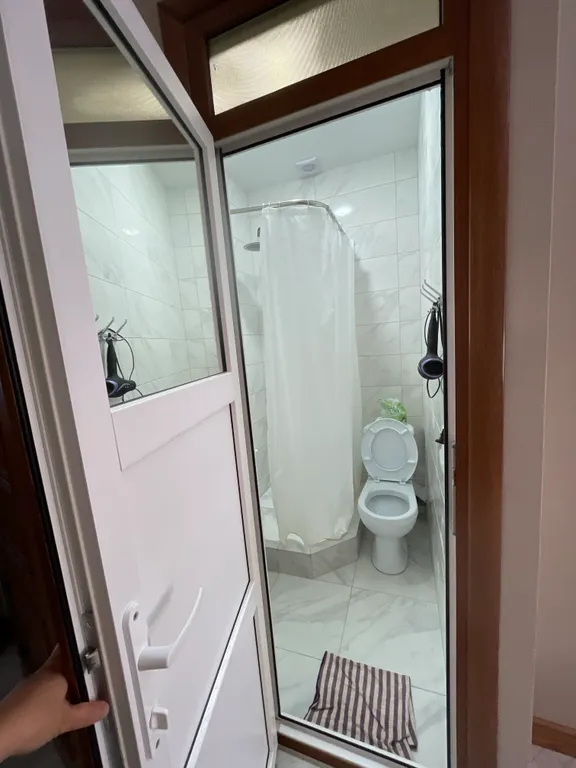 Евротрешка с видом на море, первая береговая, городской пляж