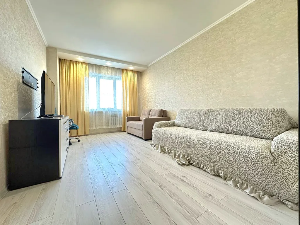 2-комнатная квартира с балконом напротив ЛДК и Кузбасс-Арена