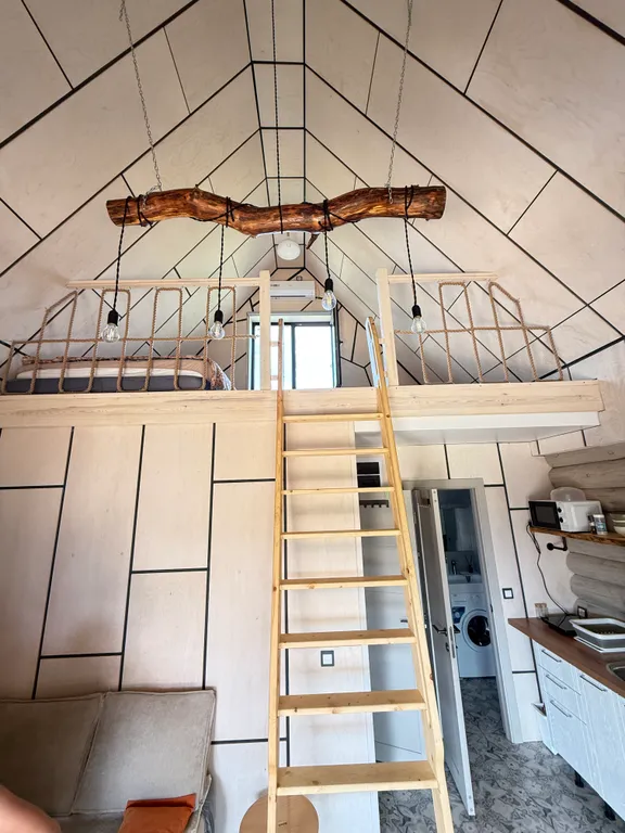 Дом в яблоневом саду