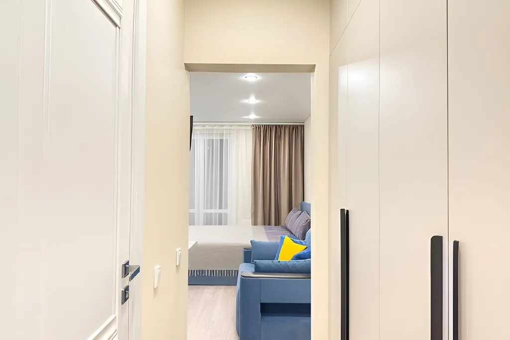 Студия с балконом и парковкой, рядом с набережной