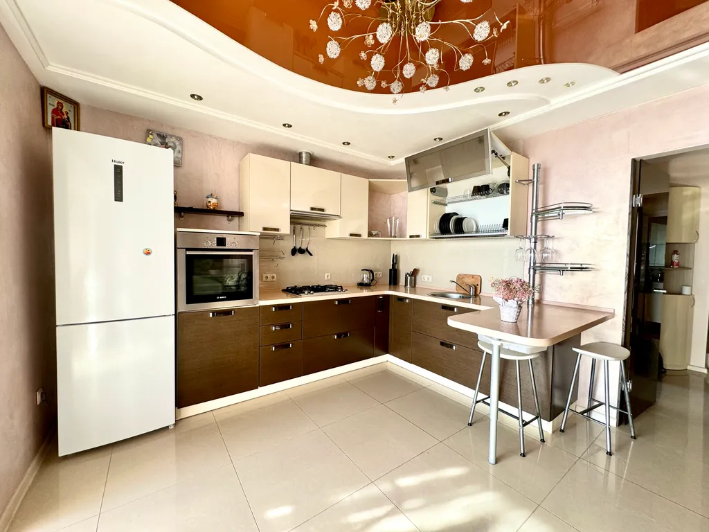 Дом с бассейном