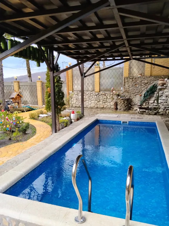 Дом замок с видом на море и горы