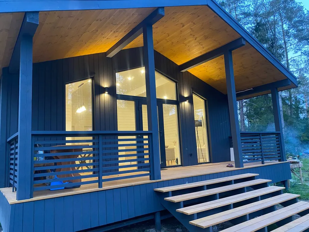 Современный дом с панорамными окнами