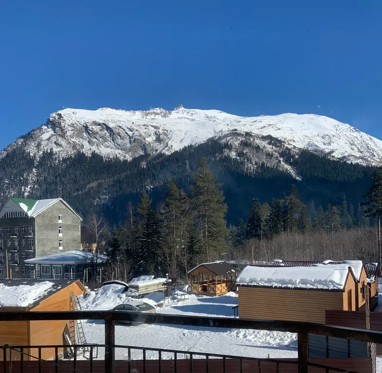 Квартира-студия с видом на горы