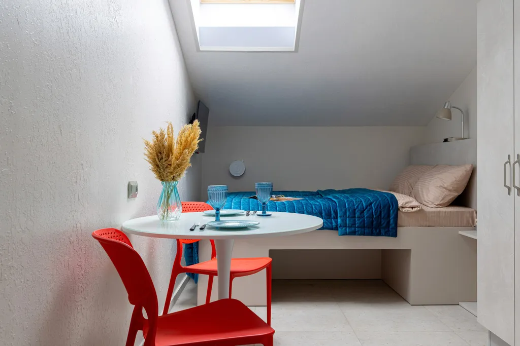 LeoHotels на Кирилловской