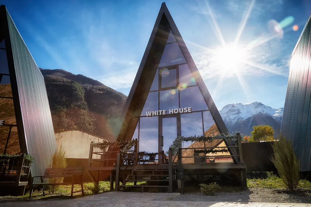 Коттедж Афрейм White house три этажа с панорамным видом на горы — аренда посуточно в Эльбрус