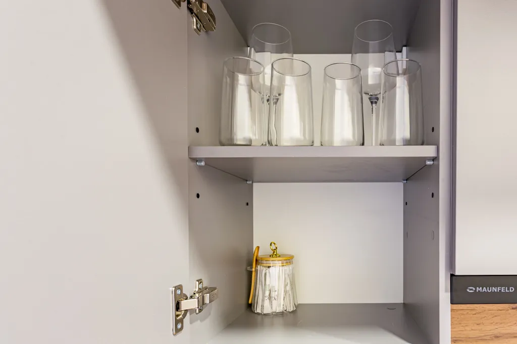 Просторная студия с дизайнерским ремонтом