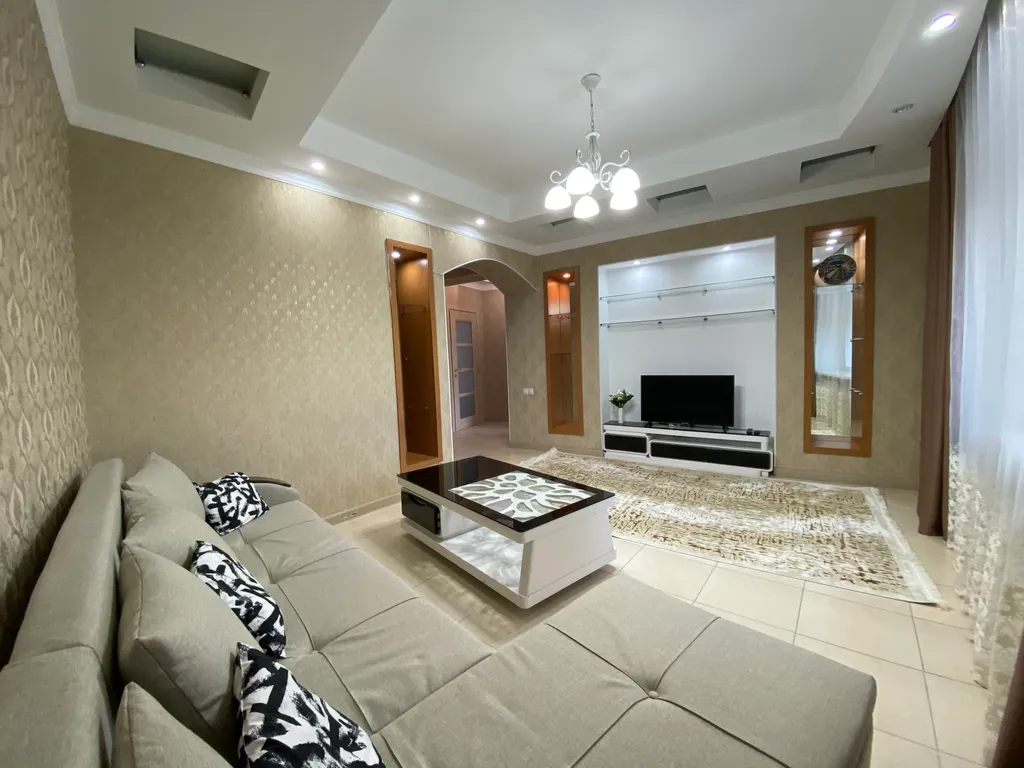 Трех комнатная квартира в центре Алматы — аренда посуточно в Алматы