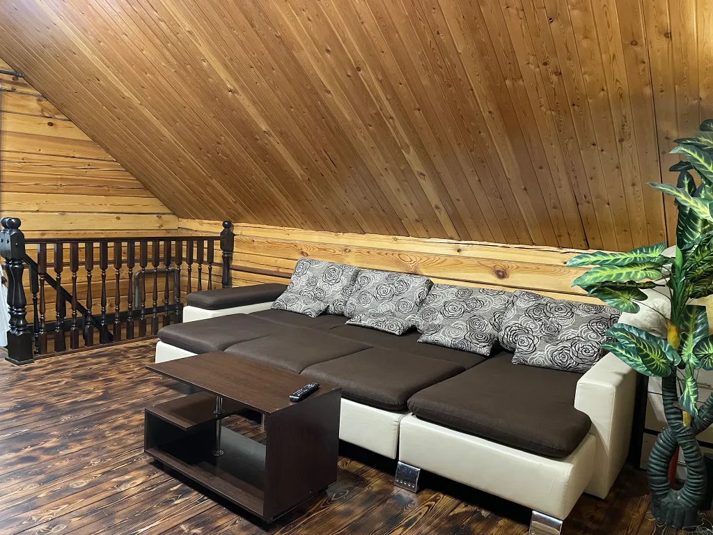 Сказочный дом в лесу