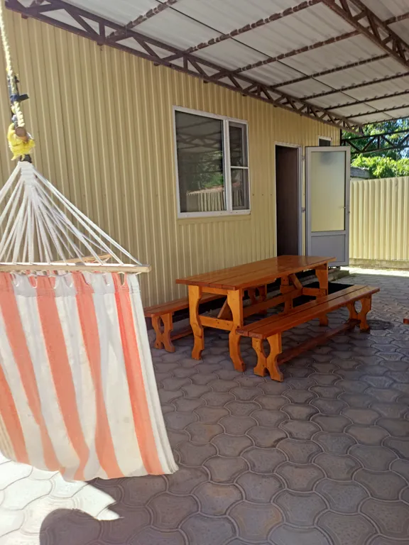 Коттедж Домик с проходной комнатой — аренда посуточно в Голубицкая