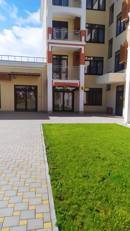 Квартира с видом на бассейн