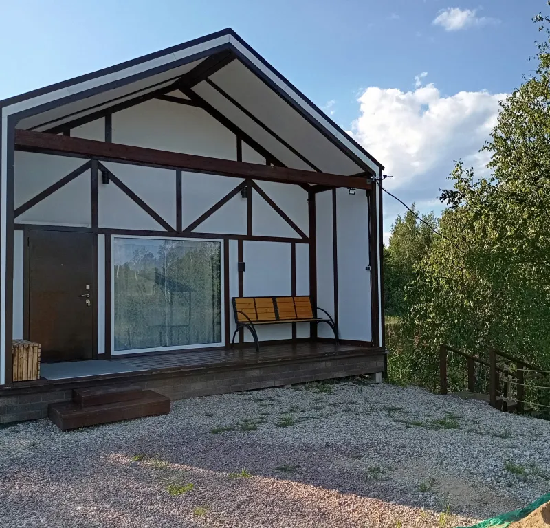 Дом отдыха на берегу озера