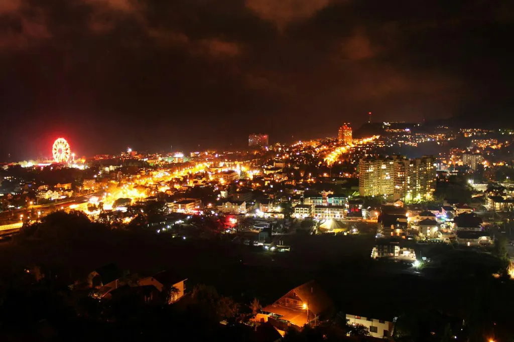 Домик-эконом с террасой и видом на море и горы