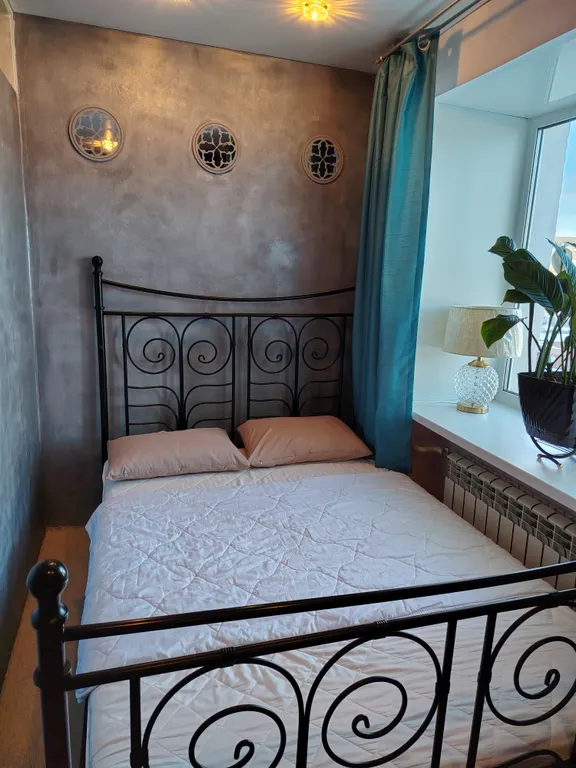 Однокомнатная квартира, зонированная на две зоны.