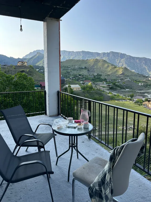 Второй этаж панорамного дома среди вершин