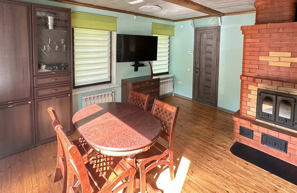 Деревенский снаружи, уютный и современный внутри