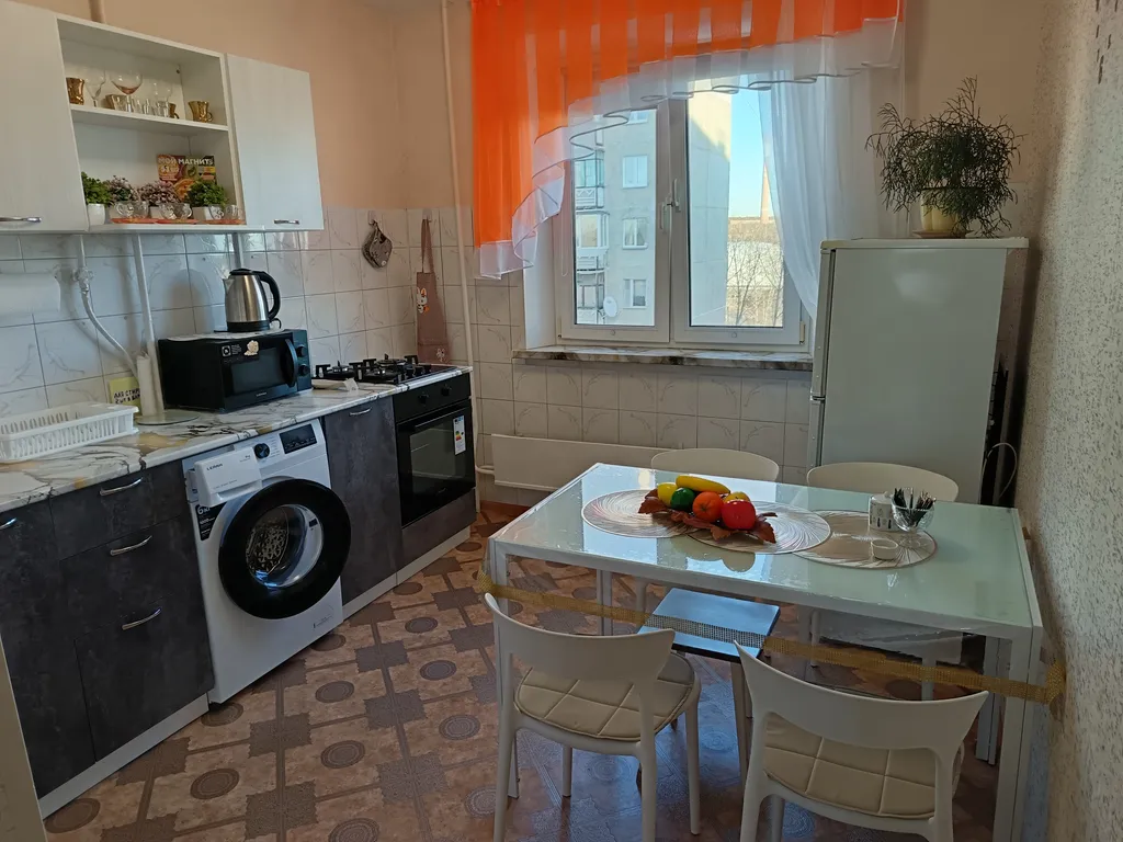 Большая, тёплая, уютная квартира с отдельной кухней в тихом районе