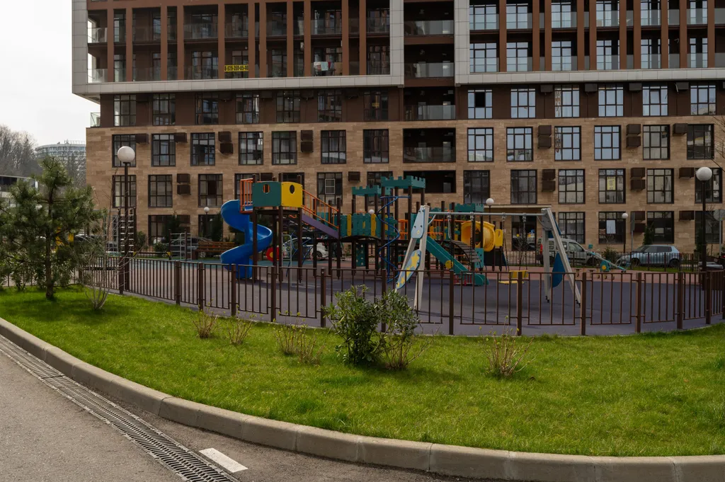 Стильная студия с видом на горы