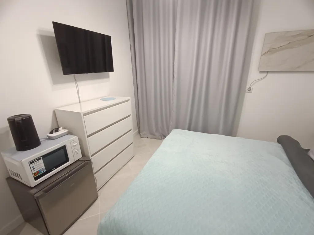 Новый 2-комнатный коттедж с кухней на террасе с видом на море