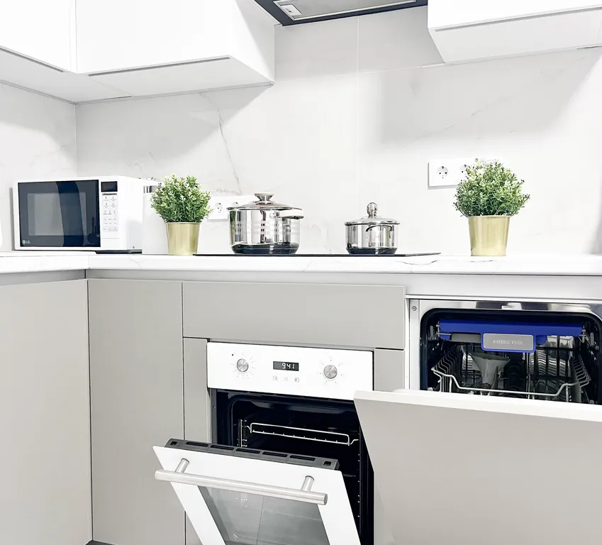 Прекрасная студия с лоджией