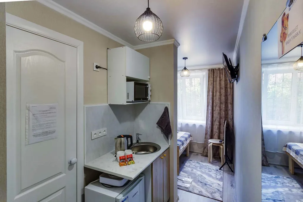 Уютная студия с мини-кухней и собственным санузлом — идеальный бюджетный