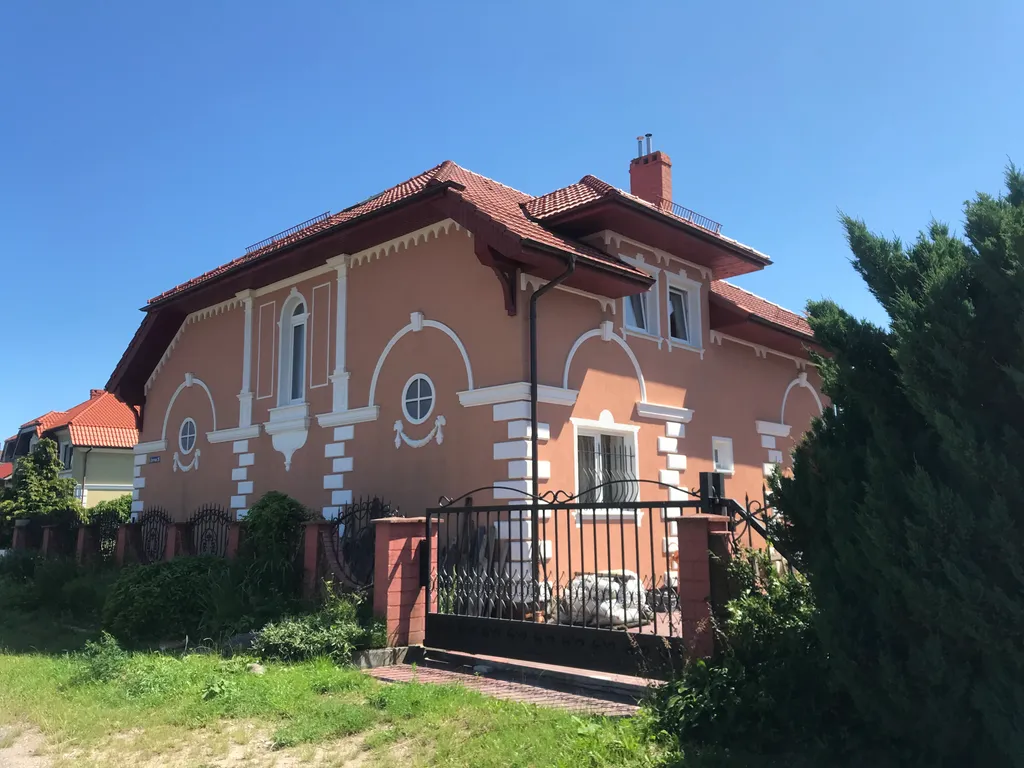 Особняк у моря с баней и бильярдом