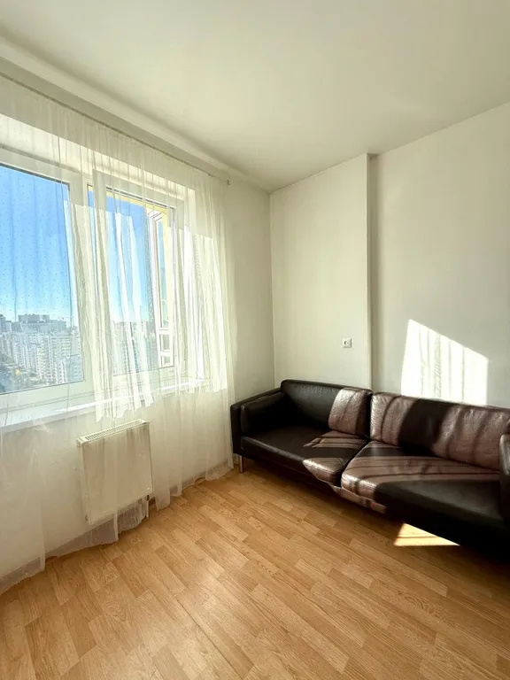 Высокий этаж, рядом метро