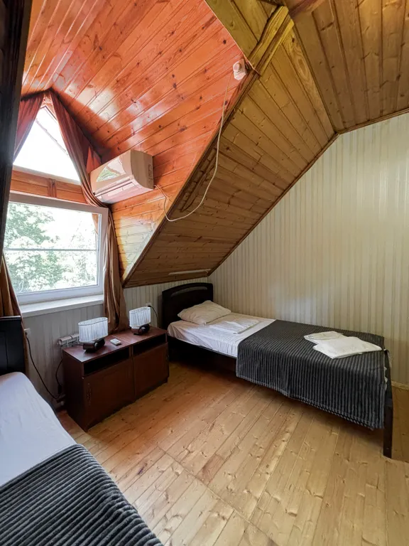 Деревянный мансардный номер