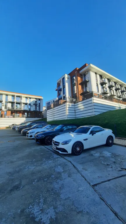 Квартира с посудомойкой, балконом и бассейном