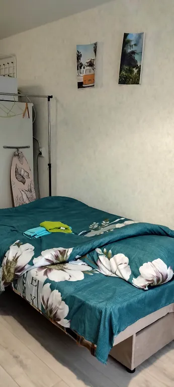 Комната-студия в общежитии в центре города.