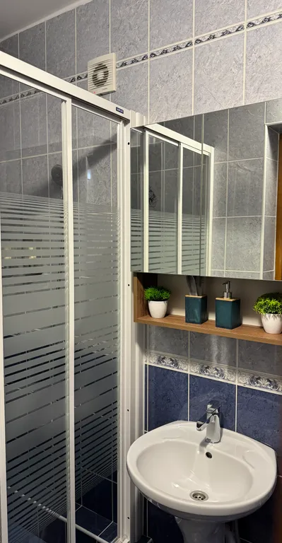 Дом Уединение - лес, река, барбекю-зона, сад, приватный уют