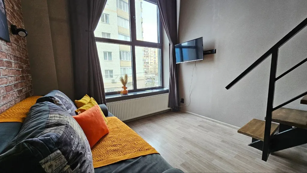 Двухуровневая студия недалеко от ЖД и автовокзала