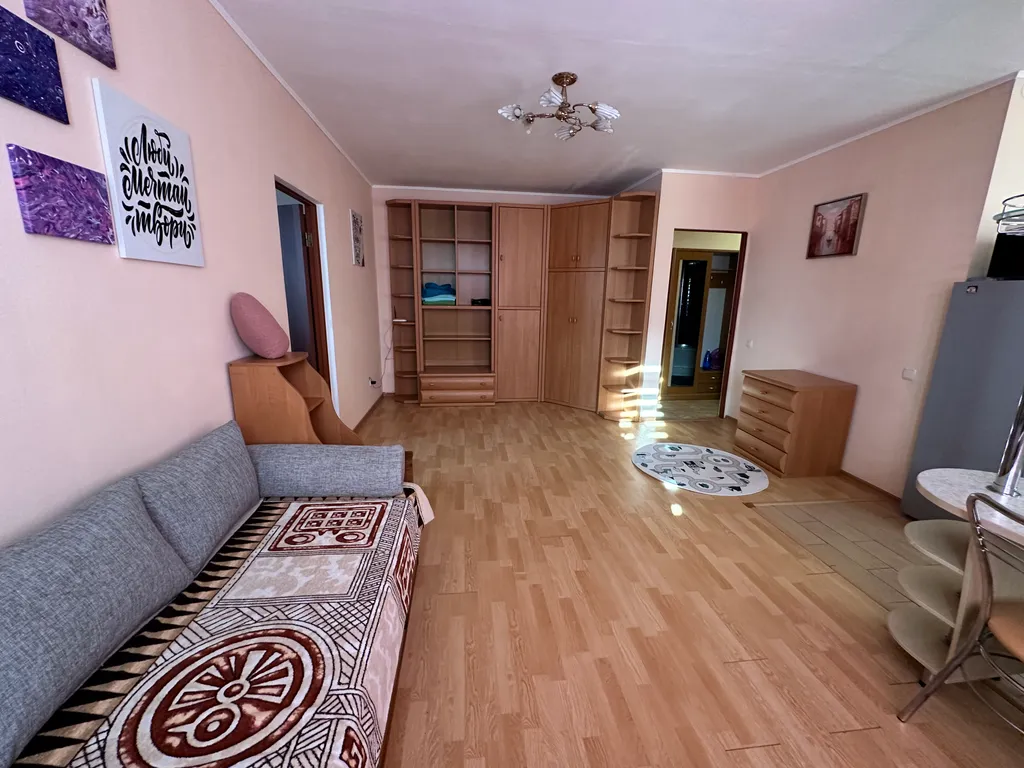 Просторная 2-комнатная студия в центре города