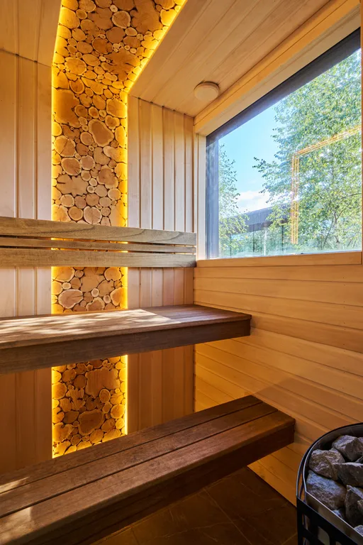 Большой панорамный дом с камином и сауной