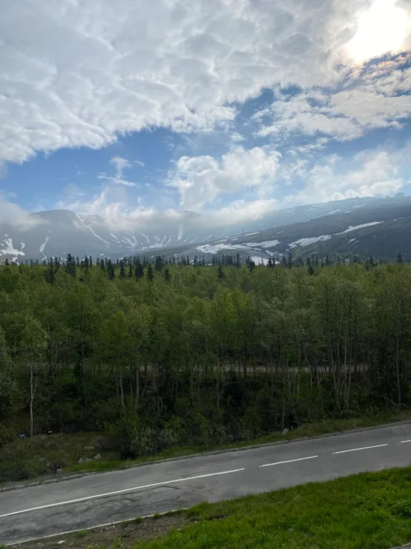 Уютная трехкомнатная квартира с видом на горы