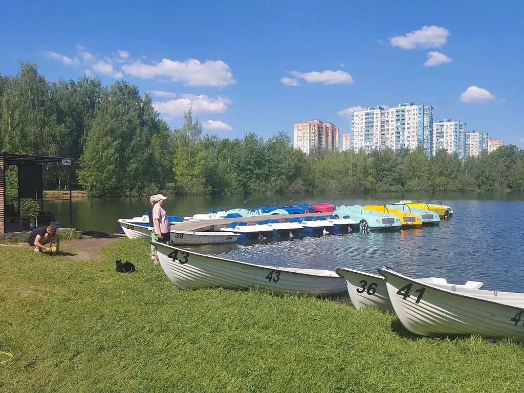 Современная студия на 25 этаже, рядом с метро и парком