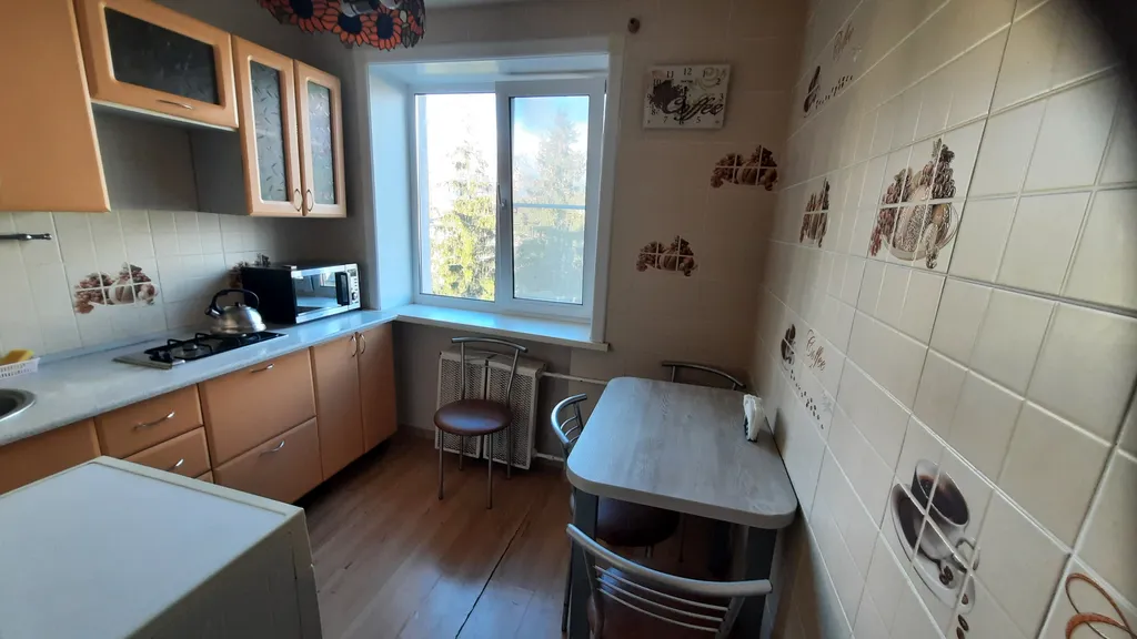 Площадь Ленина, центр 3-х комнатная квартира