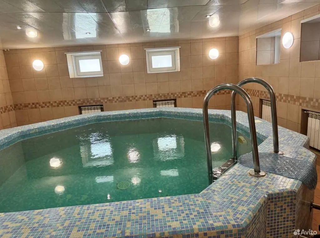 Коттедж с сауной и бассейном