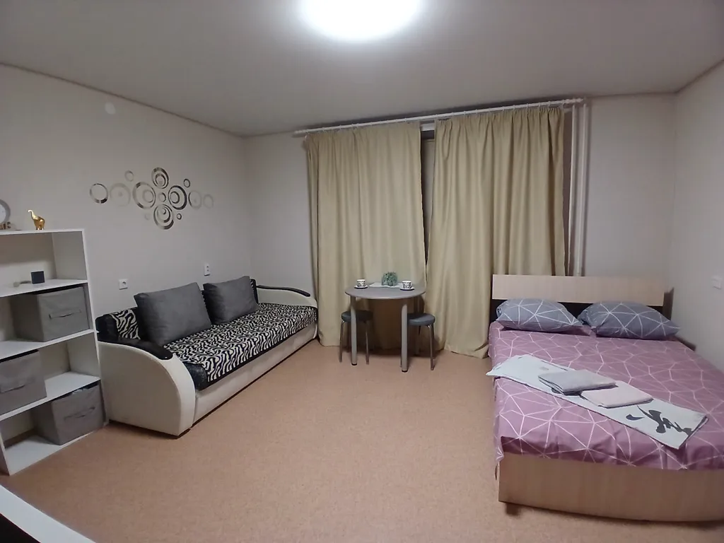 Уютная квартира-студия, с косметическим ремонтом в новом доме