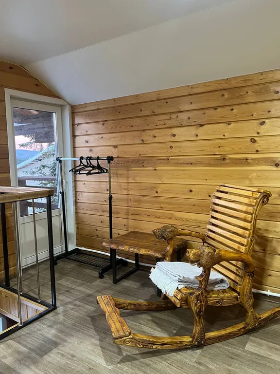 Коттедж с баней и сушилкой на территории