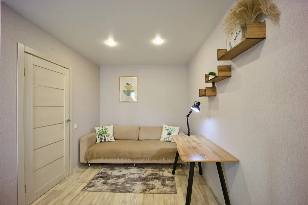 Семейный отдых в тишине: новый дом, безопасный двор и уютная квартира